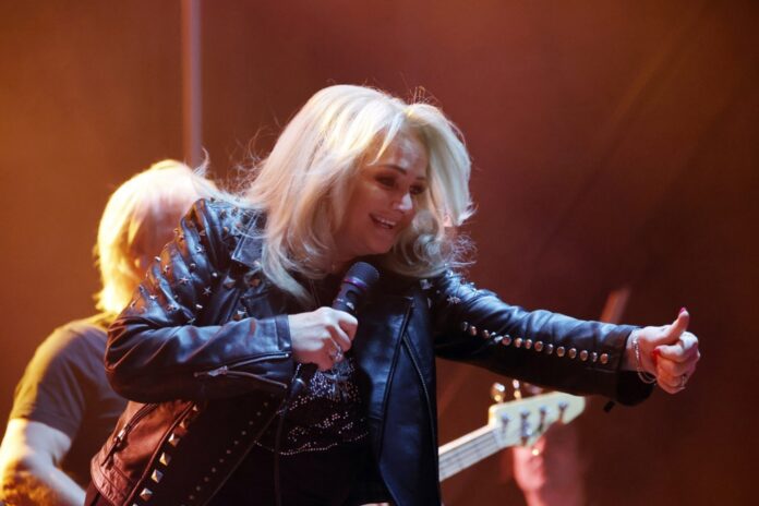 Pjevačica Bonnie Tyler izašla je iz kome nakon hitne operacije

