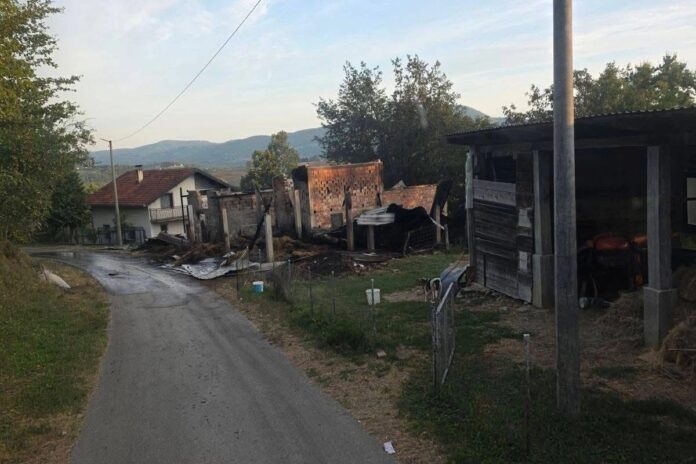 Detalji požara u Kotor Varošu: Namjerno zapalio štalu i stoku, velika šteta