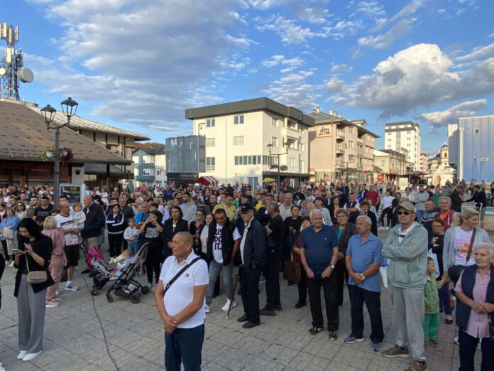 Održan protest u Palama: Građani izašli na ulice i poslali jasnu poruku institucijama