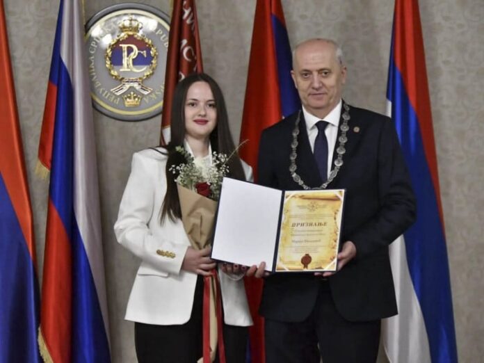 Marija Mišković, student generacije Medicinskog fakulteta u Foči: Desetke je već odvele u operacionu salu