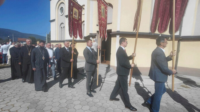 Proslavljena slava Hrama Svetog Petra Dabrobosanskog, u svečanoj litiji i predsjednik Karan