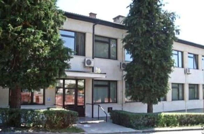Općinski sud u Cazinu produžio pritvor osumnjičenom za nasilje u porodici