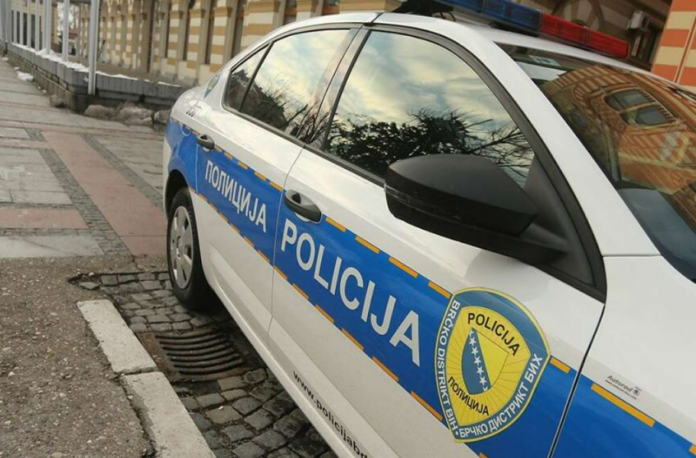 Više nepoznatih osoba fizički napalo maloljetnika u Brčkom, istraga u toku