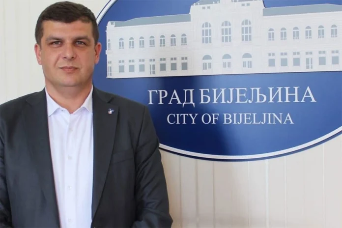 SDS okrenuo novu stranicu u Bijeljini: Poznato ko mijenja Ljubišu Petrovića