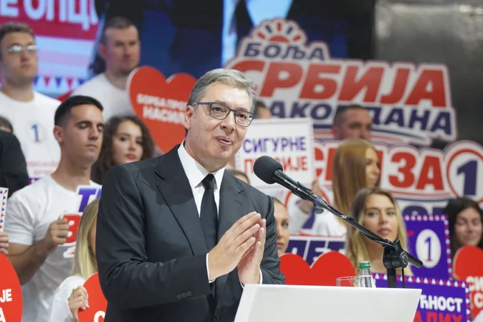 Na završnom skupu Vučić iznio veliki plan za plate, penzije i razvoj Srbije