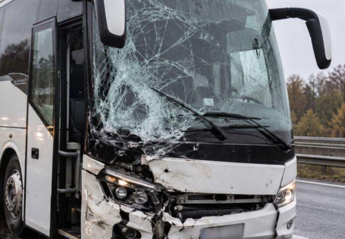 Dva autobusa iz BiH sudarila se na autoputu u Njemačkoj: “Kantić udario u Murić Trans”