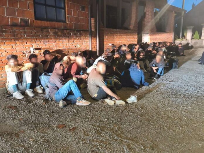 Dvojica krijumčara iz BiH dolijala policiji: Jedan dojavljivao lokacije, a drugi prevozio migrante