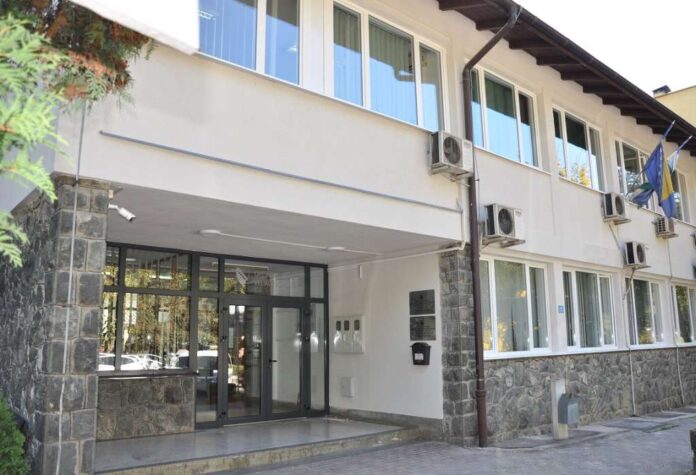 Određen pritvor četvorici za krađu 15 tona bakra vrijednog 900.000 eura, među njima i policajac