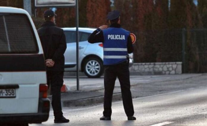 Preminuo muškarac teško ozlijeđen u prometnoj nesreći na prevoju Komar