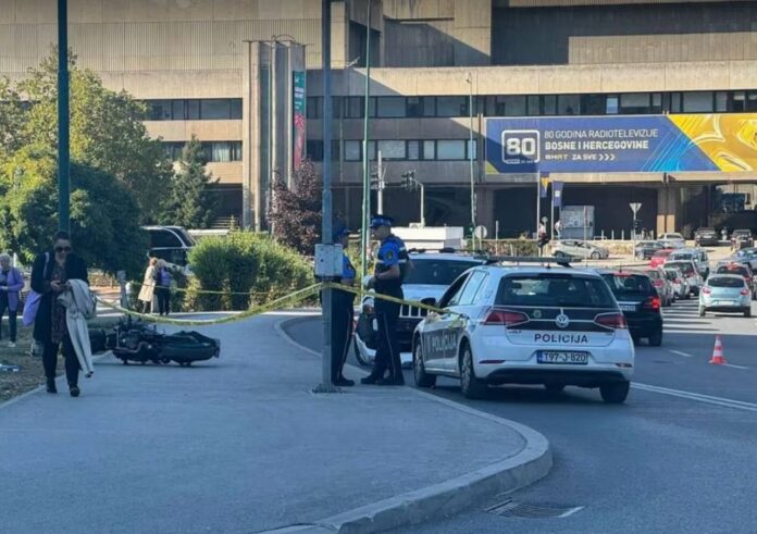 Sudar motocikla i automobila na Alipašinom Polju: Jedna traka zatvorena za saobraćaj