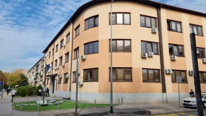 Sa Sabornog hrama u Tuzli ukradena tri metra bakarnog oluka