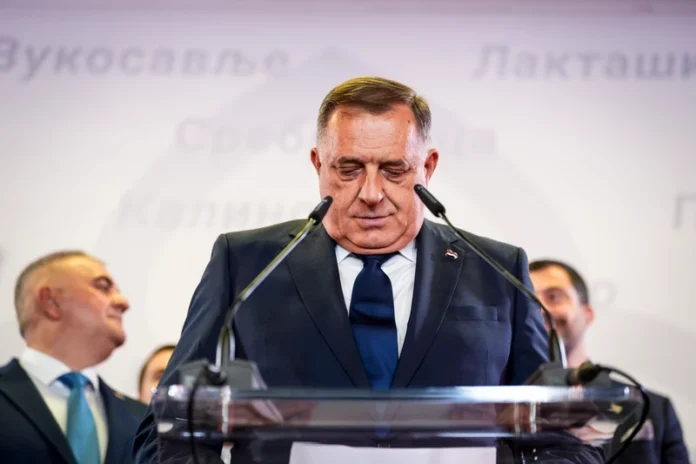 “ŠTA TEBE BRIGA, VOZI!” Dodik se žestoko posvađao sa novinarom BHRT: “VRATI MIKROFON!”